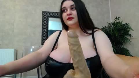 Snapshot of saraelise chatting on March 13, 3:29 pm saraelise online show from March 13, 3:29 pm