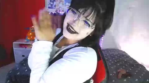 Snapshot of saragonz chatting on March 20, 7:19 pm saragonz online show from March 20, 7:19 pm