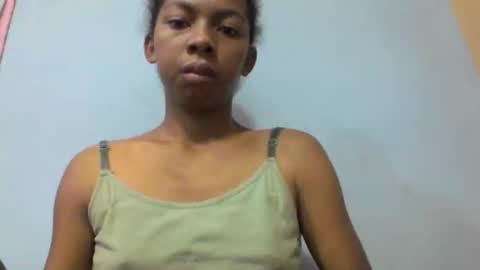 Snapshot of sarah146341 chatting on February 14, 10:56 am sarah146341 online show from February 14, 10:56 am