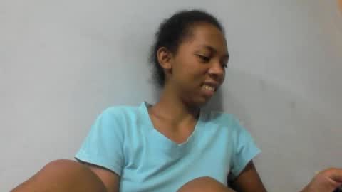 Snapshot of sarah146341 chatting on February 18, 7:21 pm sarah146341 online show from February 18, 7:21 pm