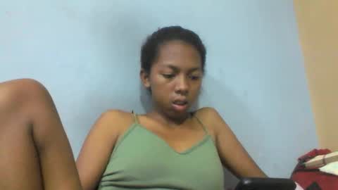 Snapshot of sarah146341 chatting on March 9, 6:23 pm sarah146341 online show from March 9, 6:23 pm