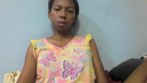 Snapshot of sarah146341 chatting on March 11, 5:35 am sarah146341 online show from March 11, 5:35 am