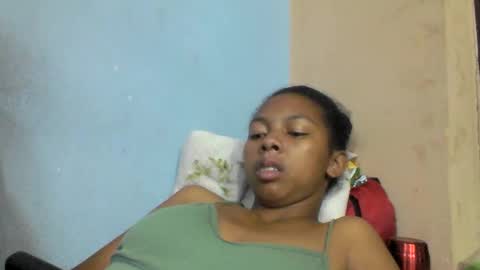 Snapshot of sarah146341 chatting on March 16, 5:50 pm sarah146341 online show from March 16, 5:50 pm