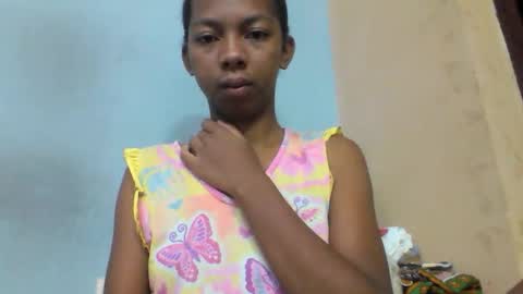 Snapshot of sarah146341 chatting on March 19, 3:32 am sarah146341 online show from March 19, 3:32 am