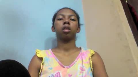 Snapshot of sarah146341 chatting on March 21, 8:19 am sarah146341 online show from March 21, 8:19 am