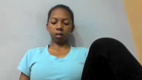 Snapshot of sarah146341 chatting on March 25, 6:52 am sarah146341 online show from March 25, 6:52 am