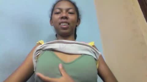 Snapshot of sarah146341 chatting on April 1, 3:20 pm sarah146341 online show from April 1, 3:20 pm