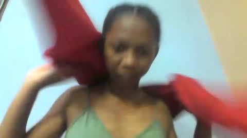 Snapshot of sarah146341 chatting on April 2, 5:21 pm sarah146341 online show from April 2, 5:21 pm