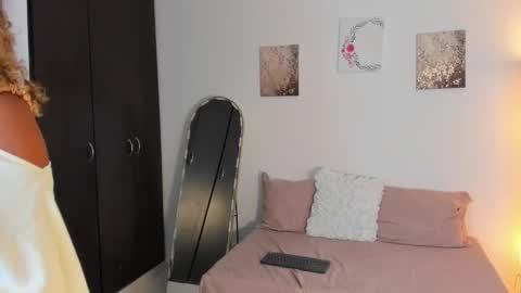 sarah  cinnamon online show from March 12, 7:53 pm