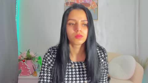 Sara online show from May 7, 8:42 am