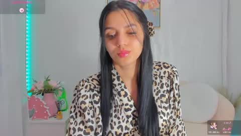 Sara online show from May 18, 8:42 am