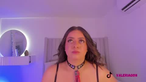 Snapshot of sarah_bonneth chatting on March 9, 11:58 am Sarah Bonneth online show from March 9, 11:58 am