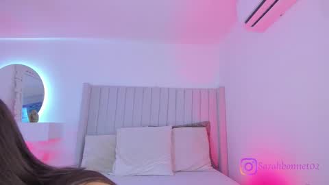 Sarah Bonneth online show from November 7, 11:43 am