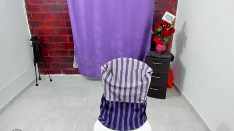 Snapshot of sarah_fox20 chatting on February 24, 4:16 am Sarah online show from February 24, 4:16 am