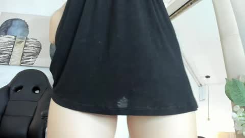 Snapshot of sarah_gothicgirl chatting on April 15, 7:43 pm sarah_gothicgirl online show from April 15, 7:43 pm