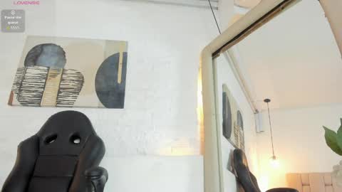 Snapshot of sarah_gothicgirl chatting on May 6, 8:58 pm sarah_gothicgirl online show from May 6, 8:58 pm