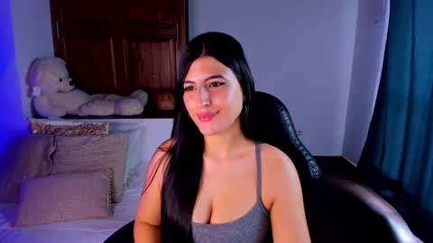 Snapshot of sarah_montale chatting on January 7, 3:23 pm Sarah Independent model online show from January 7, 3:23 pm