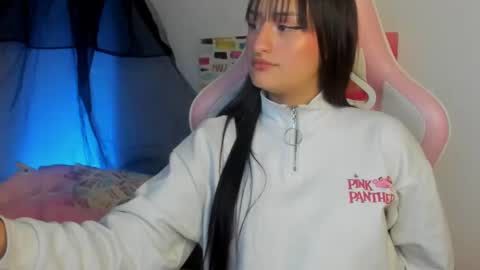 Sarah Ramirez online show from December 27, 5:31 am