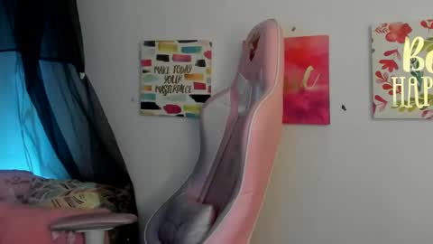 Sarah Ramirez online show from December 30, 7:04 am