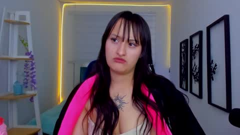 Sarah Ramirez online show from November 14, 8:02 am