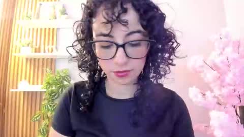 Snapshot of sarah_sluty chatting on February 14, 2:30 am Sarah online show from February 14, 2:30 am