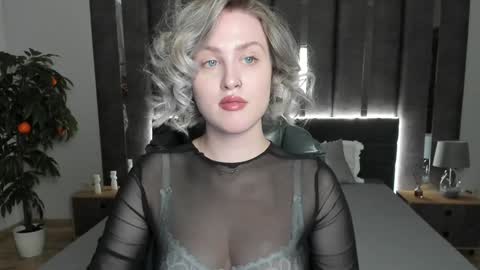 Snapshot of sarah_soul chatting on December 2, 4:09 am Sarah online show from December 2, 4:09 am