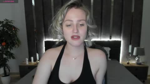 Snapshot of sarah_soul chatting on December 5, 7:16 am Sarah online show from December 5, 7:16 am