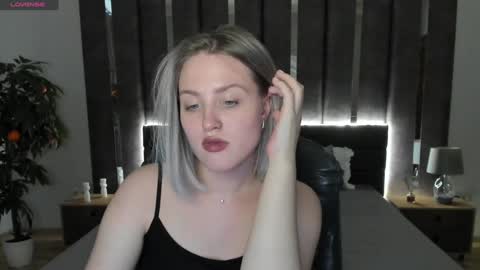 Snapshot of sarah_soul chatting on December 7, 7:27 am Sarah online show from December 7, 7:27 am