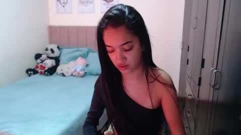 Snapshot of sarah_stone15 chatting on December 15, 2:30 am Sarah online show from December 15, 2:30 am