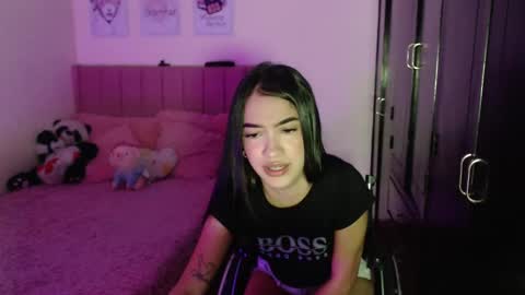 Snapshot of sarah_stone15 chatting on January 31, 3:44 pm Sarah online show from January 31, 3:44 pm