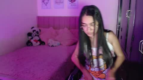 Snapshot of sarah_stone15 chatting on February 4, 9:41 pm Sarah online show from February 4, 9:41 pm