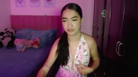 Snapshot of sarah_stone15 chatting on February 24, 6:47 pm Sarah online show from February 24, 6:47 pm