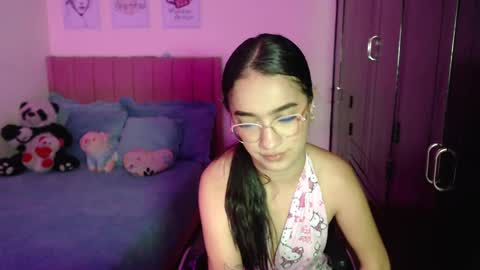 Snapshot of sarah_stone15 chatting on February 26, 10:53 pm Sarah online show from February 26, 10:53 pm