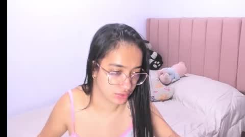 Snapshot of sarah_stone15 chatting on October 8, 3:31 pm Sarah online show from October 8, 3:31 pm