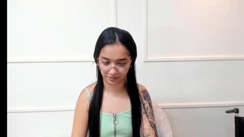 Sarah online show from February 14, 6:15 pm