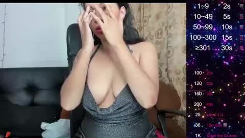 Snapshot of sarah_sweett chatting on February 25, 8:47 am Sarah online show from February 25, 8:47 am
