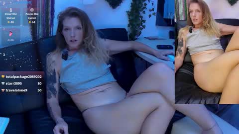 Snapshot of sarahdellisonn chatting on November 23, 8:19 pm sarahdellisonn online show from November 23, 8:19 pm