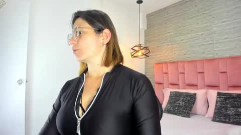 Snapshot of sarahdeyvis chatting on September 30, 3:39 pm Sarah Deyvis online show from September 30, 3:39 pm