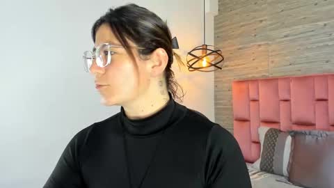 Snapshot of sarahdeyvis chatting on October 7, 7:44 pm Sarah Deyvis online show from October 7, 7:44 pm