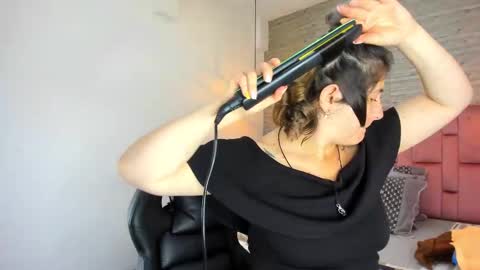 Snapshot of sarahdeyvis chatting on October 10, 3:00 pm Sarah Deyvis online show from October 10, 3:00 pm