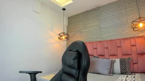 Snapshot of sarahdeyvis chatting on October 15, 1:44 pm Sarah Deyvis online show from October 15, 1:44 pm