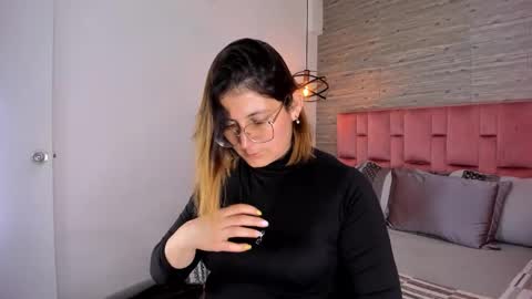 Snapshot of sarahdeyvis chatting on October 18, 4:52 pm Sarah Deyvis online show from October 18, 4:52 pm