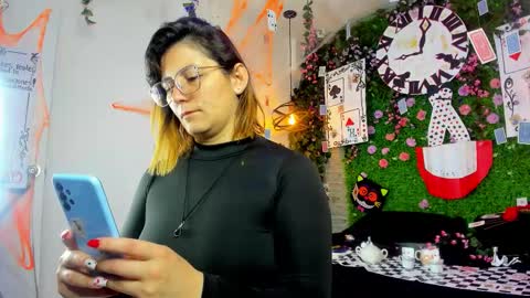 Snapshot of sarahdeyvis chatting on October 31, 11:22 am Sarah Deyvis online show from October 31, 11:22 am