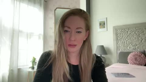 Sarah online show from May 3, 5:52 pm