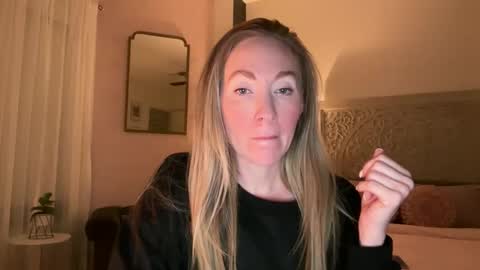 Sarah online show from June 2, 3:19 am