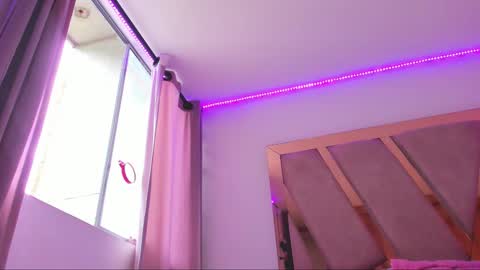 sarahhensoon online show from February 12, 2:12 pm