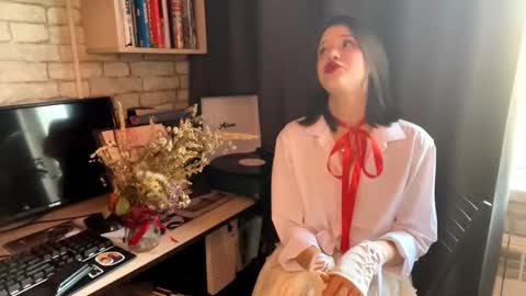 Snapshot of sarahhunnye chatting on March 15, 11:55 pm Sarah online show from March 15, 11:55 pm