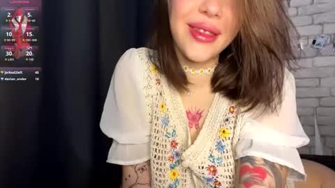 Snapshot of sarahhunnye chatting on March 25, 12:49 am Sarah online show from March 25, 12:49 am