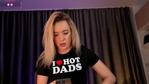 Sarahjadore online show from January 10, 7:37 pm