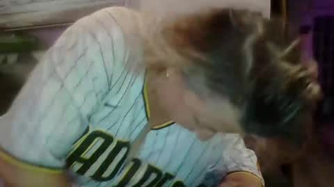 sarahlampo online show from March 1, 1:07 am